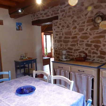 Grand A Avec Cheminee Et Animaux Acceptes - Fr-1-489-21 Barrais-Bussolles